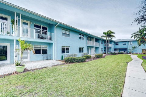Condo in Clearwater, Florida, 1 bedroom  № 2167669 - photo 9