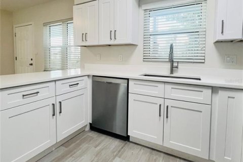Condo in Clearwater, Florida, 1 bedroom  № 2167669 - photo 11