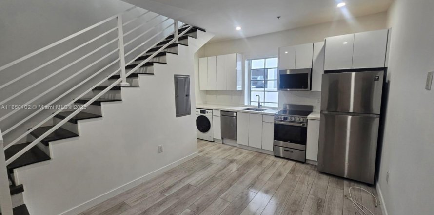 Condominio en Miami Beach, Florida, 1 dormitorio  № 1882053