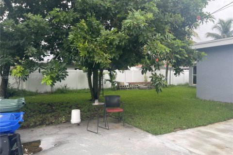 House in Fort Lauderdale, Florida 3 bedrooms, 107.02 sq.m. № 2361905 - photo 6