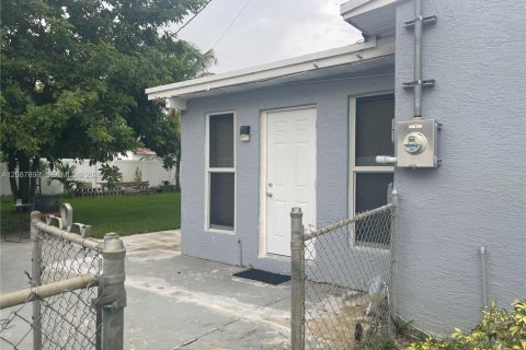House in Fort Lauderdale, Florida 3 bedrooms, 107.02 sq.m. № 2361905 - photo 9