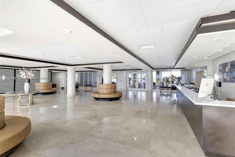 Купить кондоминиум в Майами, Флорида 1 спальня, 101.91м2, № 1890284 - фото 20