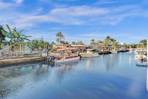 Commercial property in Dania Beach, Florida 154.59 sq.m. № 1998836 - photo 22