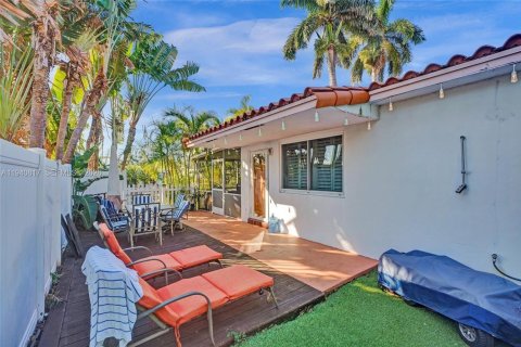 Commercial property in Dania Beach, Florida 154.59 sq.m. № 1998836 - photo 27