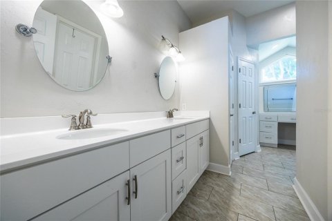 House in Gainesville, Florida 4 bedrooms, 208.19 sq.m. № 1717394 - photo 24