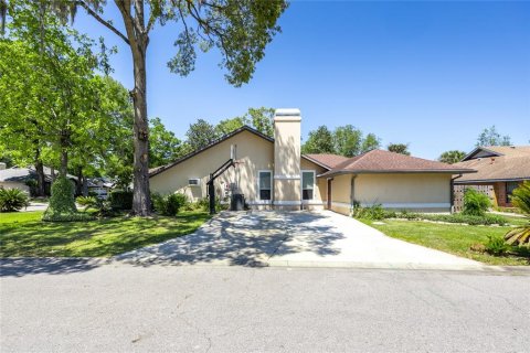 House in Gainesville, Florida 4 bedrooms, 208.19 sq.m. № 1717394 - photo 6