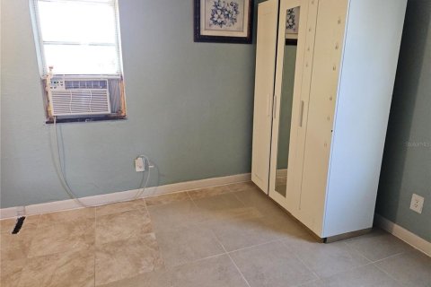 House in Ruskin, Florida 1 bedroom, 53.51 sq.m. № 2393536 - photo 14