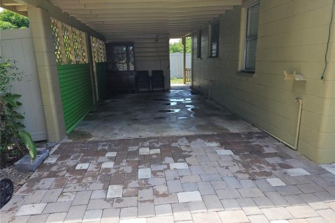 House in Ruskin, Florida 1 bedroom, 53.51 sq.m. № 2393536 - photo 9