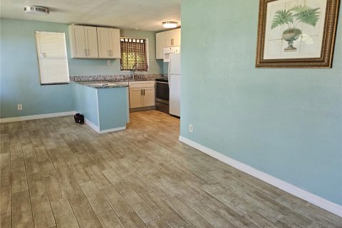 House in Ruskin, Florida 1 bedroom, 53.51 sq.m. № 2393536 - photo 12