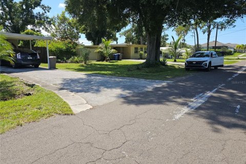 House in Ruskin, Florida 1 bedroom, 53.51 sq.m. № 2393536 - photo 7