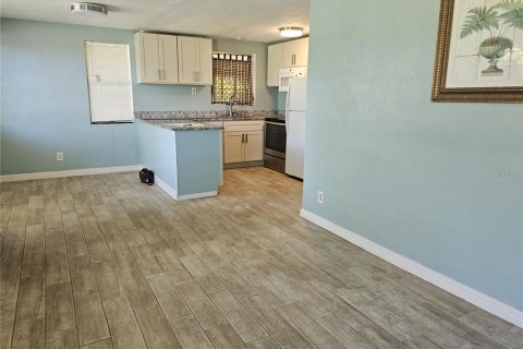 House in Ruskin, Florida 1 bedroom, 53.51 sq.m. № 2393536 - photo 13