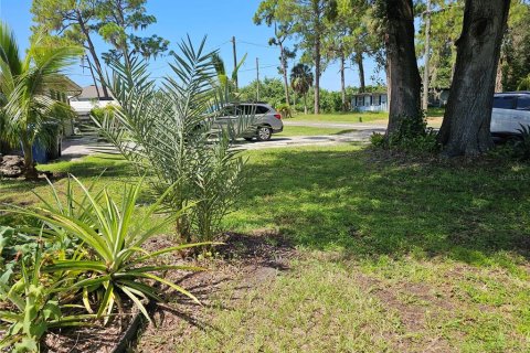 House in Ruskin, Florida 1 bedroom, 53.51 sq.m. № 2393536 - photo 6