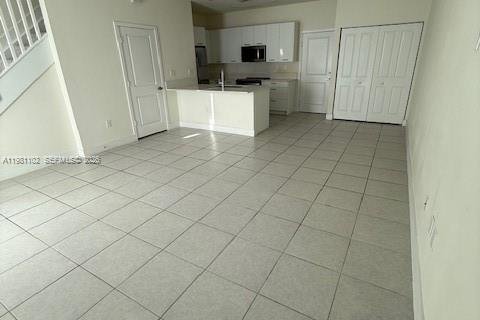 Townhouse in Doral, Florida 3 bedrooms, 173.36 sq.m. № 2043128 - photo 7