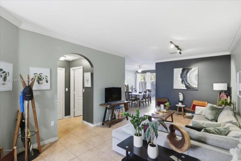 Townhouse in Miami, Florida 4 bedrooms, 168.06 sq.m. № 1972633 - photo 9