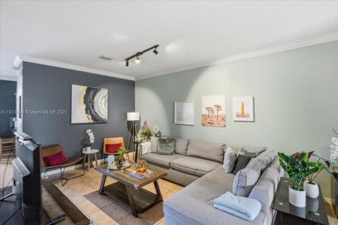 Townhouse in Miami, Florida 4 bedrooms, 168.06 sq.m. № 1972633 - photo 10