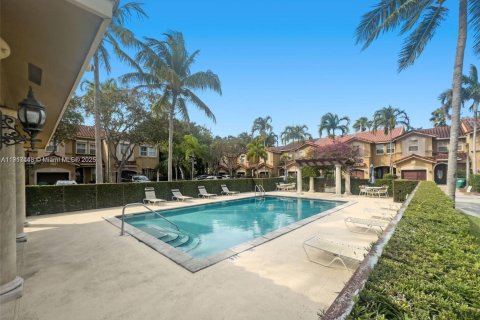 Townhouse in Miami, Florida 4 bedrooms, 168.06 sq.m. № 1972633 - photo 1