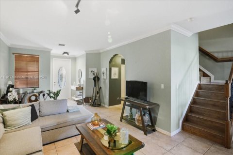 Townhouse in Miami, Florida 4 bedrooms, 168.06 sq.m. № 1972633 - photo 16