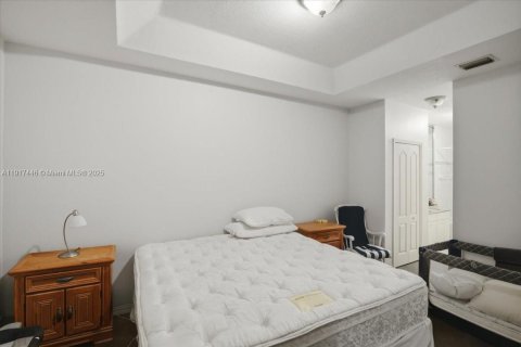 Townhouse in Miami, Florida 4 bedrooms, 168.06 sq.m. № 1972633 - photo 24