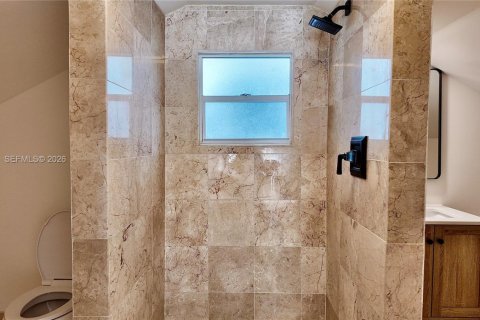 House in Hollywood, Florida 2 bedrooms, 162.02 sq.m. № 2053021 - photo 15