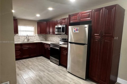 Casa en alquiler en Lauderhill, Florida, 2 dormitorios, 103.86 m2 № 1947418 - foto 7