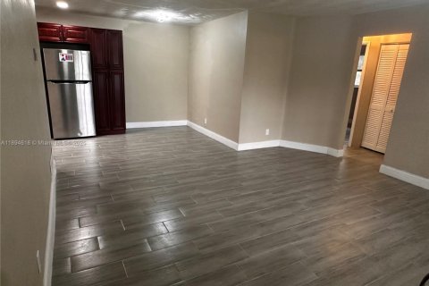 Casa en alquiler en Lauderhill, Florida, 2 dormitorios, 103.86 m2 № 1947418 - foto 6