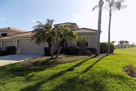 House in Sarasota, Florida 2 bedrooms, 174.1 sq.m. № 2330425