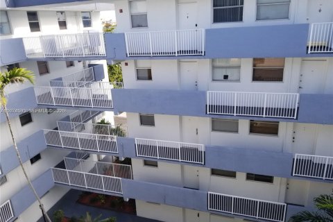 Copropriété à louer à North Bay Village, Floride: 1 chambre, 57.6 m2 № 2036024 - photo 22