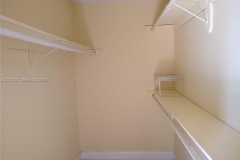 Copropriété à louer à North Bay Village, Floride: 1 chambre, 57.6 m2 № 2036024 - photo 12