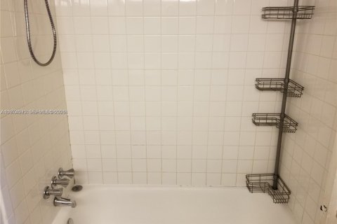 Copropriété à louer à North Bay Village, Floride: 1 chambre, 57.6 m2 № 2036024 - photo 19