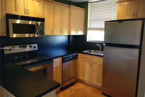 Copropriété à louer à North Bay Village, Floride: 1 chambre, 57.6 m2 № 2036024 - photo 2