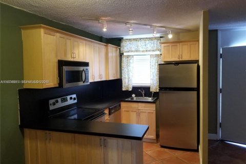 Copropriété à louer à North Bay Village, Floride: 1 chambre, 57.6 m2 № 2036024 - photo 4