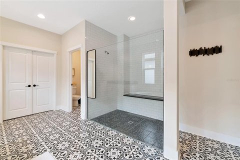 House in Bradenton, Florida 5 bedrooms, 348.76 sq.m. № 1910026 - photo 25