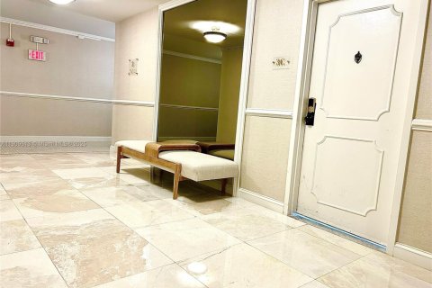 Купить кондоминиум в Майами-Бич, Флорида 2 спальни, 126.53м2, № 2013317 - фото 19