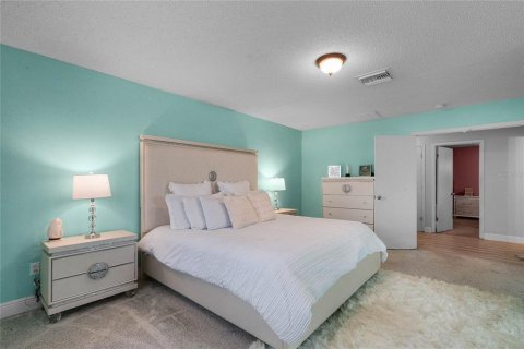 House in Maitland, Florida 4 bedrooms, 233.93 sq.m. № 1528670 - photo 22