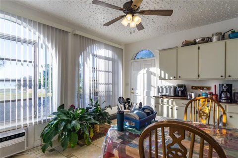 Commercial property in Lake Wales, Florida 6 bedrooms, 396.14 sq.m. № 1089577 - photo 18
