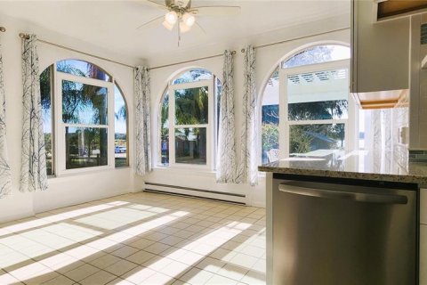 Commercial property in Lake Wales, Florida 6 bedrooms, 396.14 sq.m. № 1089577 - photo 5