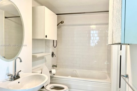 Снять в аренду кондоминиум в Майами, Флорида 59.27м2, № 2145772 - фото 8