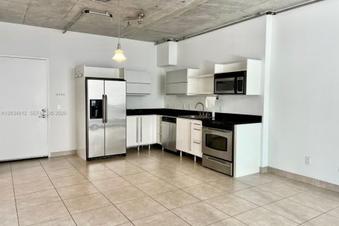 Снять в аренду кондоминиум в Майами, Флорида 59.27м2, № 2145772 - фото 3