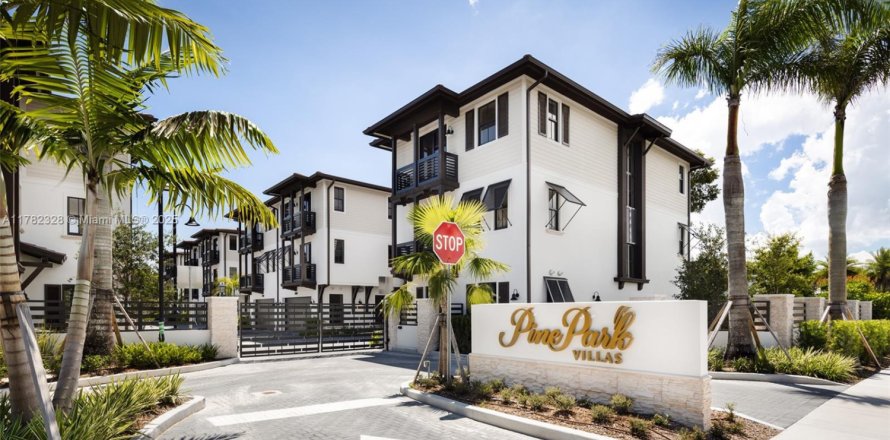 Touwnhouse à Pinecrest, Floride 4 chambres, 265.51 m2 № 1638906