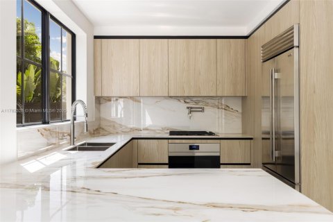 Touwnhouse à louer à Pinecrest, Floride: 4 chambres, 265.51 m2 № 1638906 - photo 8