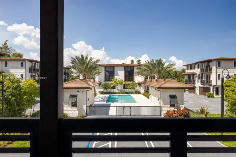 Touwnhouse à louer à Pinecrest, Floride: 4 chambres, 265.51 m2 № 1638906 - photo 17