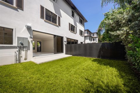Touwnhouse à louer à Pinecrest, Floride: 4 chambres, 265.51 m2 № 1638906 - photo 16