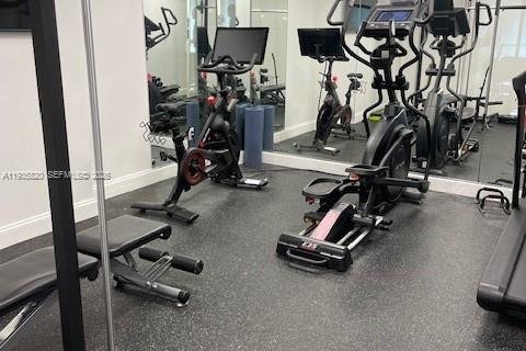 Condo in North Bay Village, Florida, 1 bedroom  № 1994402 - photo 14