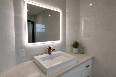 Villa ou maison à vendre à Hialeah, Floride: 3 chambres, 179.86 m2 № 2348637 - photo 10