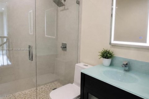 Villa ou maison à vendre à Hialeah, Floride: 3 chambres, 179.86 m2 № 2348637 - photo 13