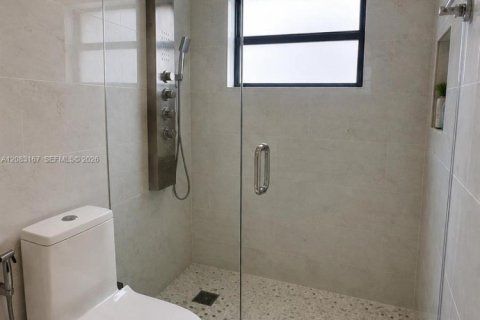 Villa ou maison à vendre à Hialeah, Floride: 3 chambres, 179.86 m2 № 2348637 - photo 11