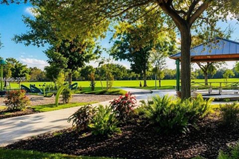 Villa ou maison à vendre à Hialeah, Floride: 3 chambres, 179.86 m2 № 2348637 - photo 18