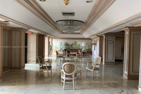 Condo in Miami Beach, Florida, 2 bedrooms  № 1882091 - photo 25