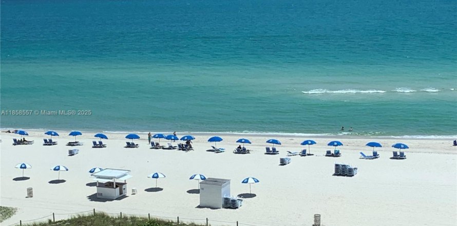 Condo in Miami Beach, Florida, 2 bedrooms № 1882091