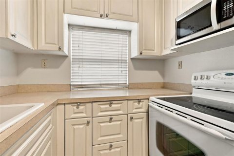House in Dunedin, Florida 2 bedrooms, 62.43 sq.m. № 2394053 - photo 20